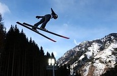 Пластический хирург рассказал о жульничестве прыгунов с трамплина при помощи пениса - «Зимние виды»