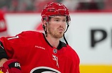 Два результативных действия Свечникова помогли «Каролине» одолеть «Ванкувер» - «Хоккей»