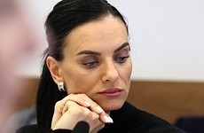 Уехавшая в Испанию Исинбаева вновь столкнулась с угрозой блокировки счетов в России - «Летние виды»